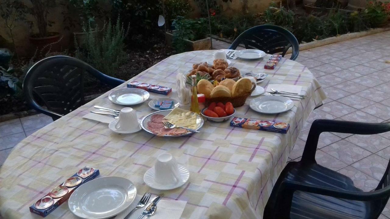 Bed And Breakfast Hibiscus Алгеро Екстериор снимка